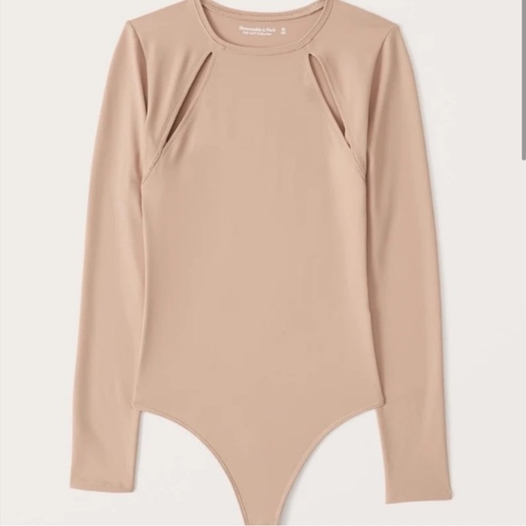 Abercrombie & Fitch Tops - Abercrombie Seamless Fabric Long-Sleeve Cutout Bodysuit
